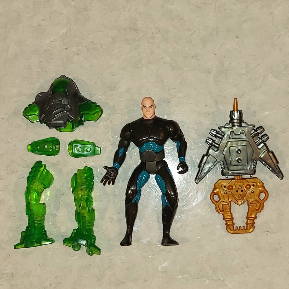 1996 SUPERMAN THE ANIMATED SHOW LEX LUTHOR KYRPTONITE ARMOR & LAUNCHER FIGURE